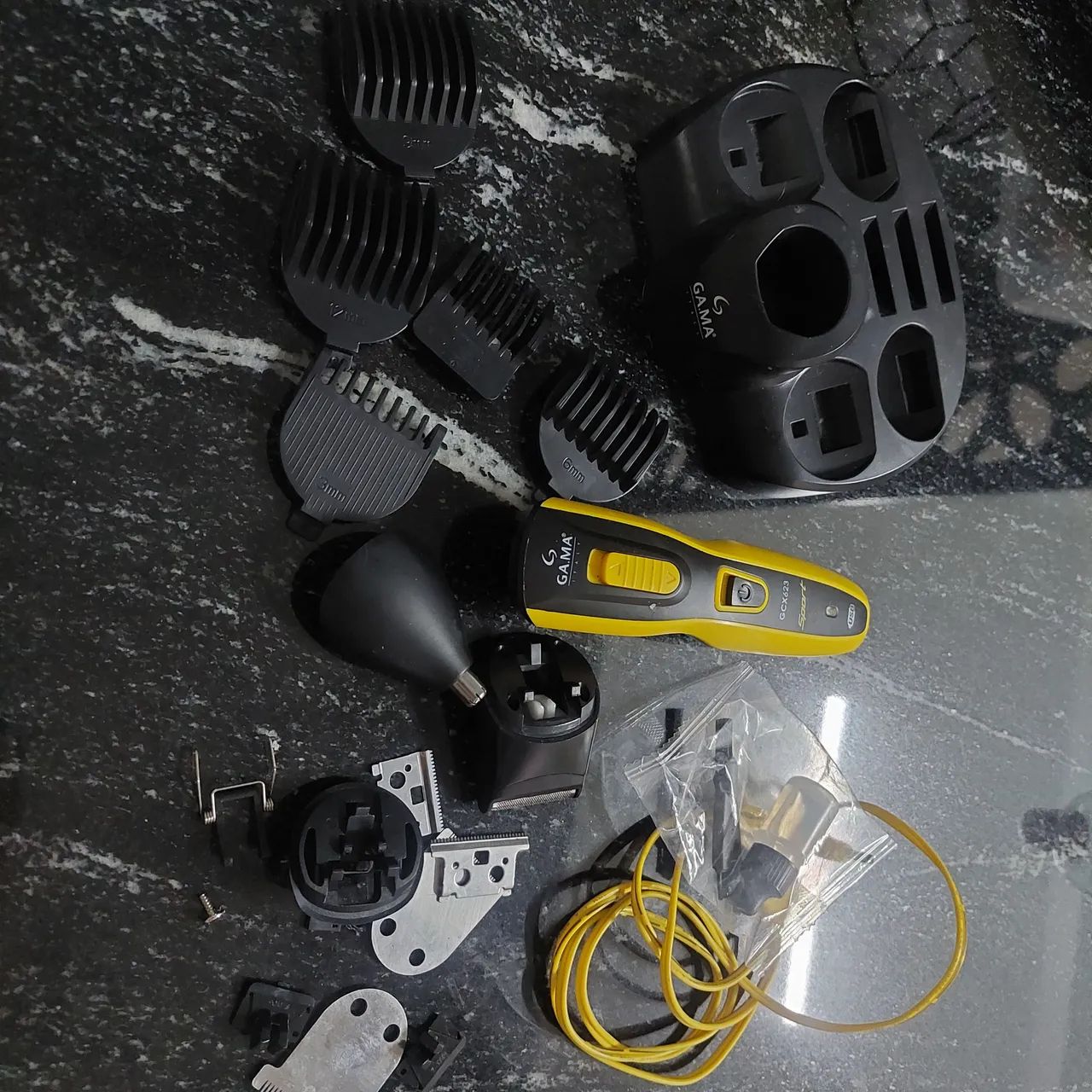 vendo barbeador esta novinho OBS DESMONTEI EM CIMA PRECISA AMONTAR - Foto 3