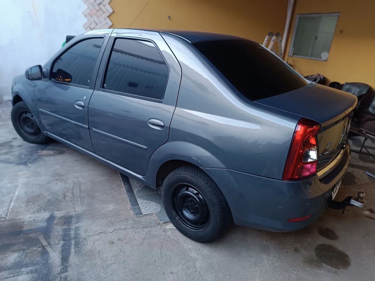 Carro Logan 1.0, 2011, 4P, carro para trabalho 