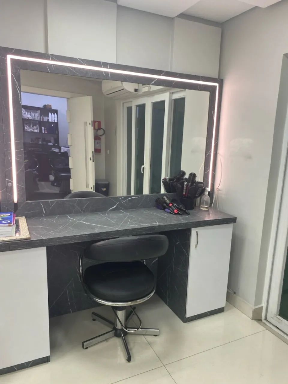 Locaçao de espaço para profissionais da beleza 