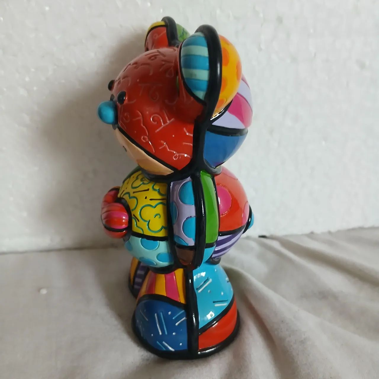 Estatueta Romero Britto 434735930242519043