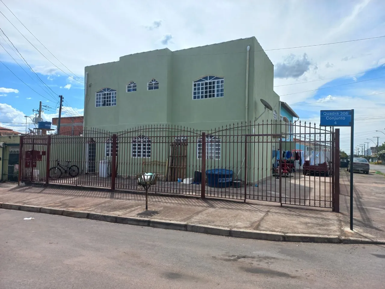 Prédio no Recanto das Emas
