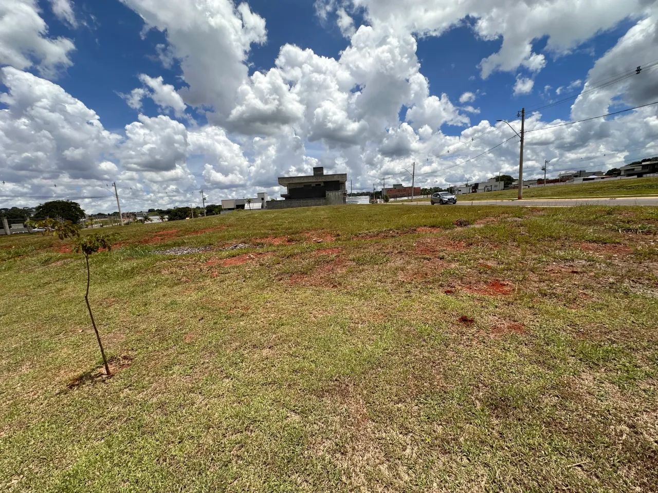 Venda de lote no Condomínio Parqville Quaresmeira Trindade - GO