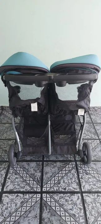 Carrinho gêmeos - usado só nos USA - Foto 5