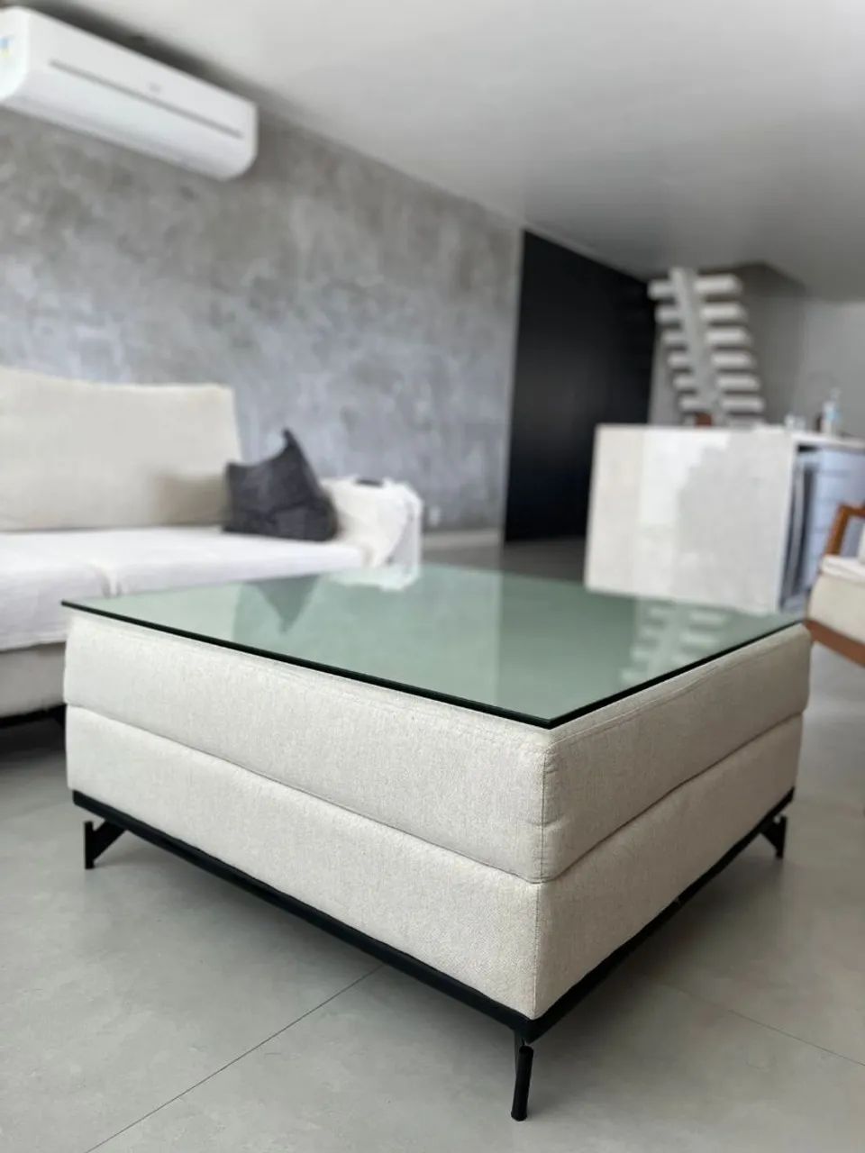 Puff Quadrado com Tampo de Vidro 90x90. - Foto 4