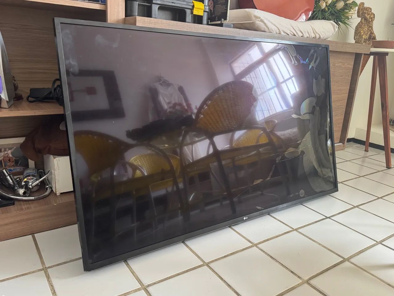 TV LG Smart 4K 55? polegadas Quebrada - Foto 2