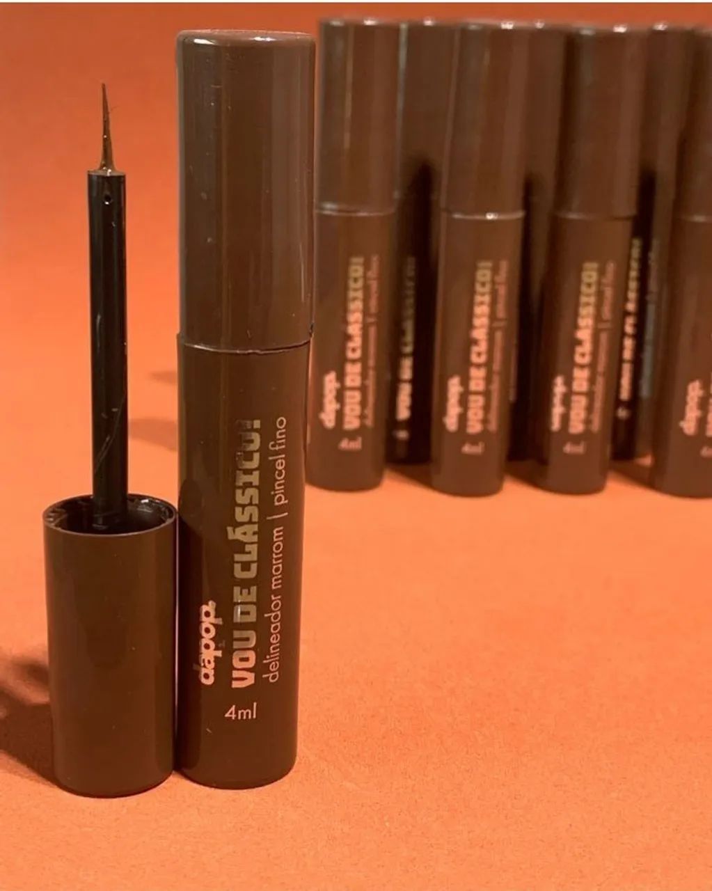 Delineador Marrom Dapop - VOU DE CLÁSSICO!