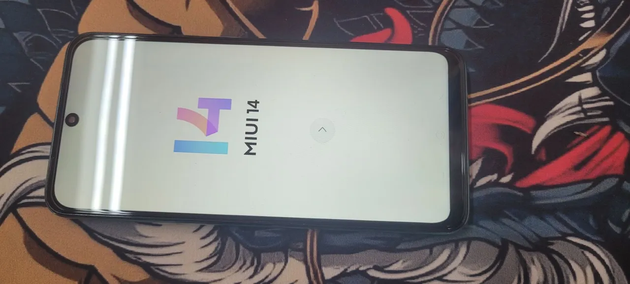 Xiaomi note 10 4g - 128gb de memória 6gb de ram - Seminovo