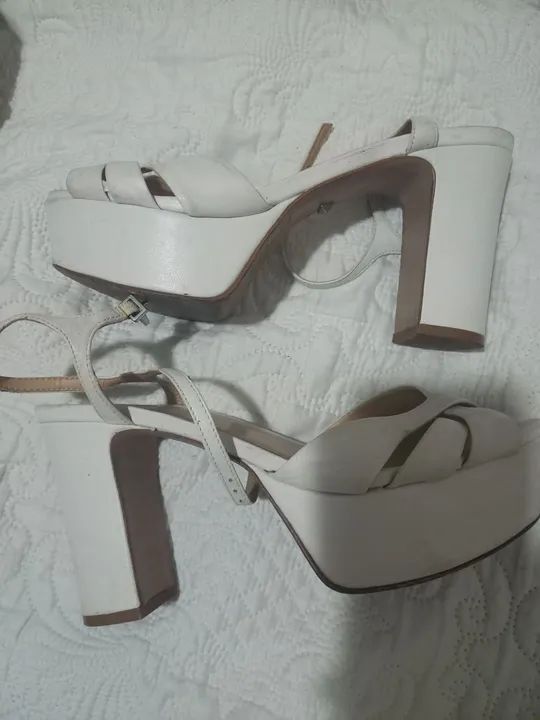 SANDALIA SCHUTZ OFF WHITE