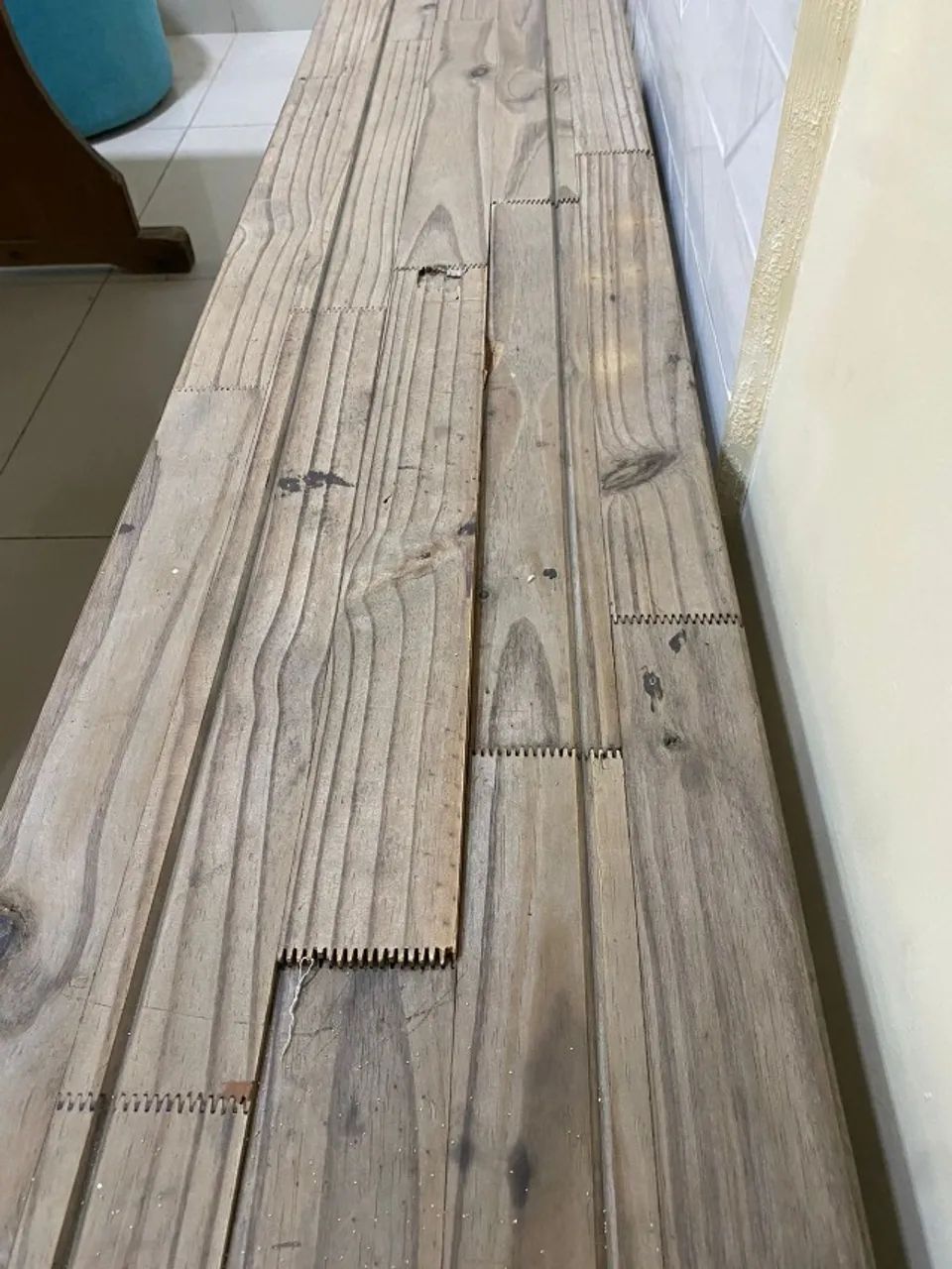 4 Peças de Madeira Rústica - Balcão Adega, Baú, Aparador e Mesa c/Banco 2mts - Foto 5