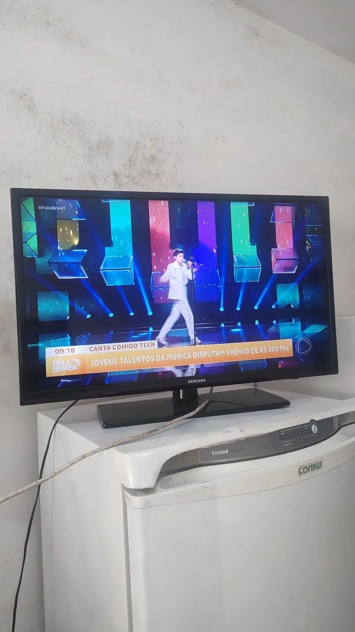 Vendo está tv 32 polegadas não é smart leia a descrição do anúncio. 
