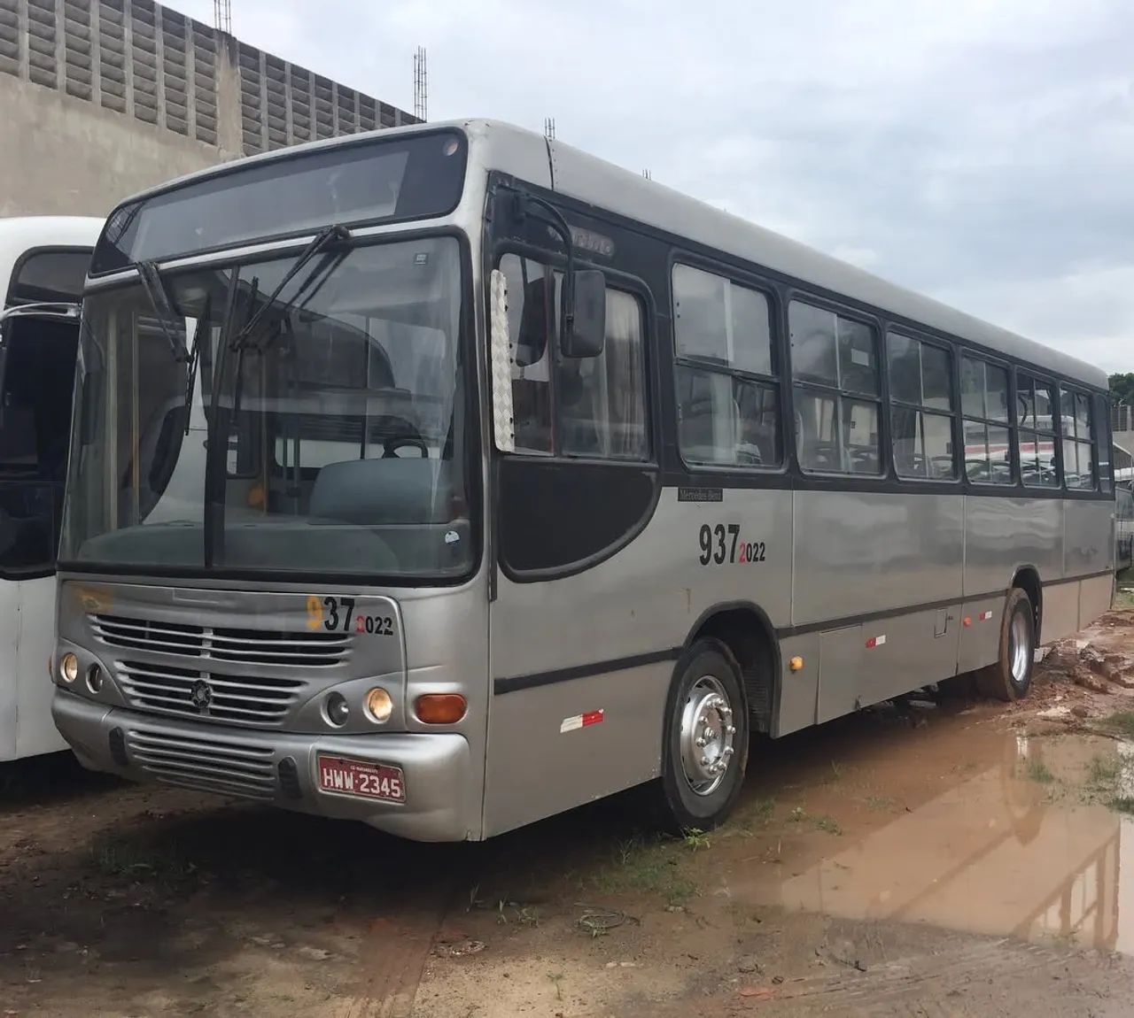 ÔNIBUS NO PARCELAMENTO
