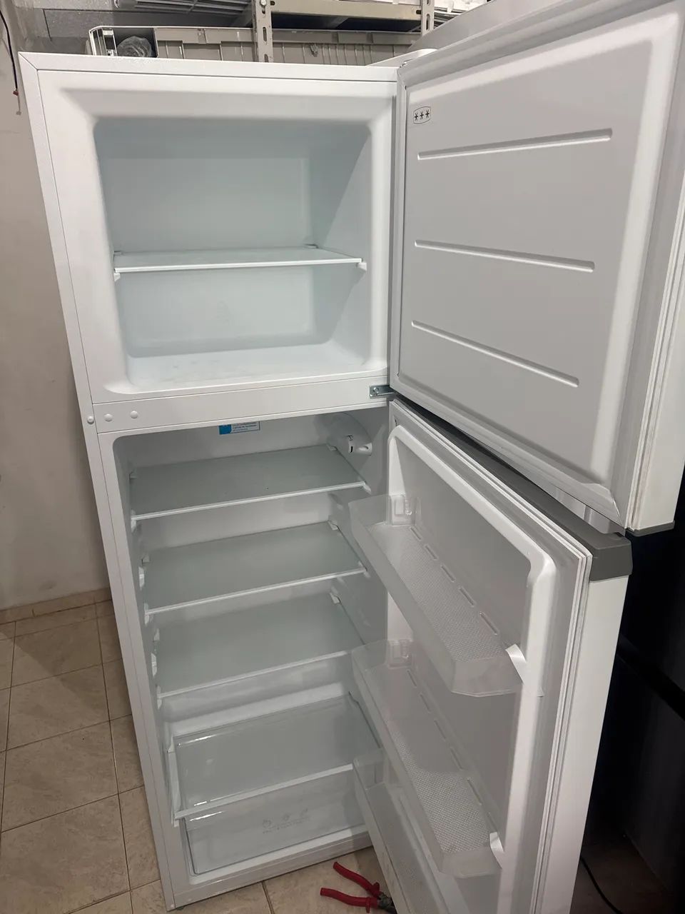 Geladeira Midea em ótimo estado 127V - Foto 2