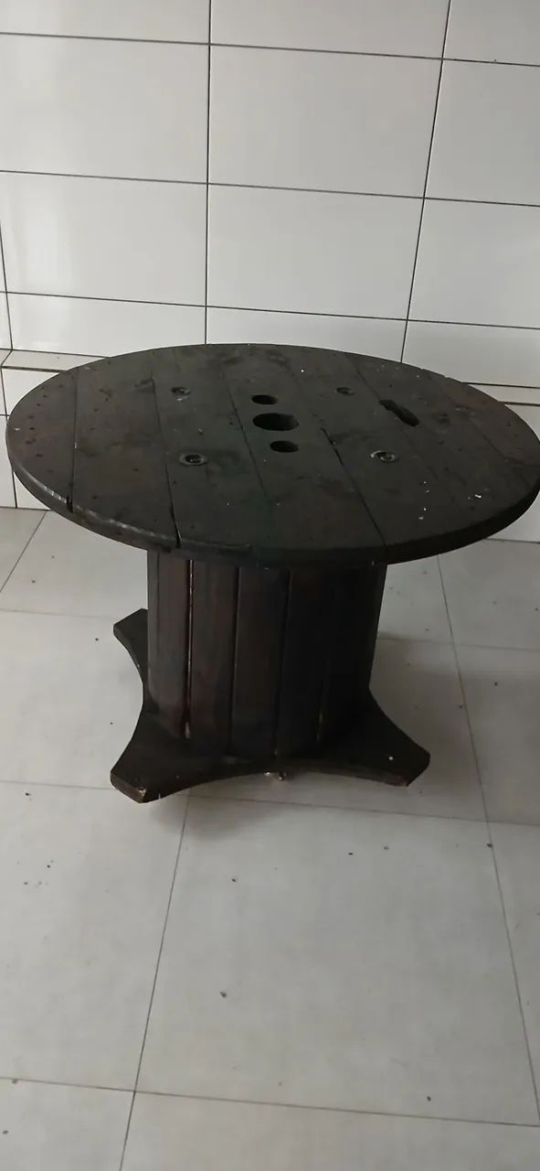 Table with Spool65573821545090120