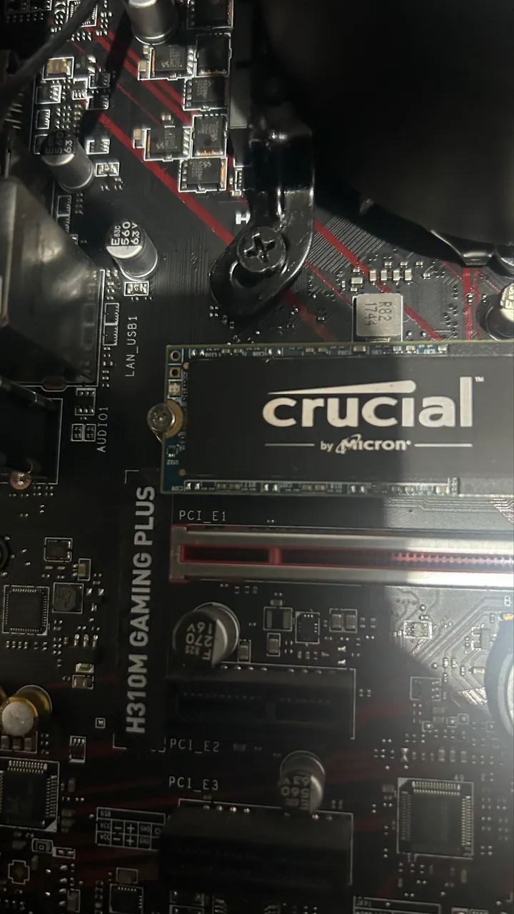 SSD Nvme crucial 250 GB - Foto 2