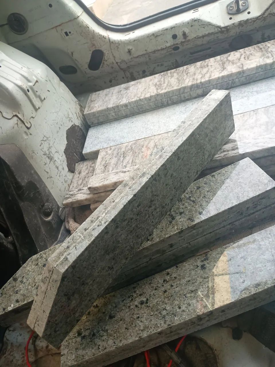 Mao de força de granito
