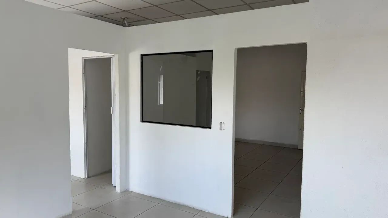 Ponto comercial/Loja/Box para aluguel possui 80 metros quadrados com 4 quartos - Foto 3