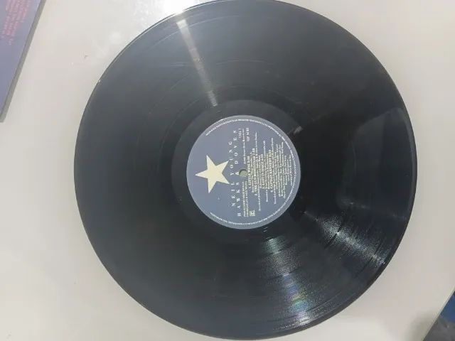 LP vinil Neil Young Hawks & doves - Foto 5
