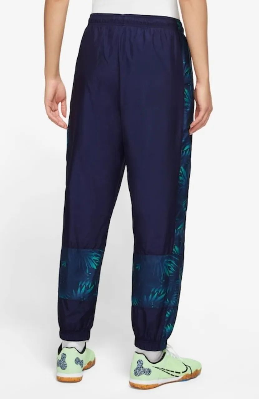 Calça Nike Brasil Essential Feminina Nova/TAMANHO G - Foto 5