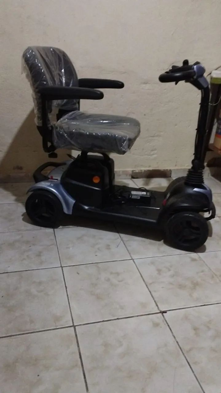Cadeira de rodas motorizada 