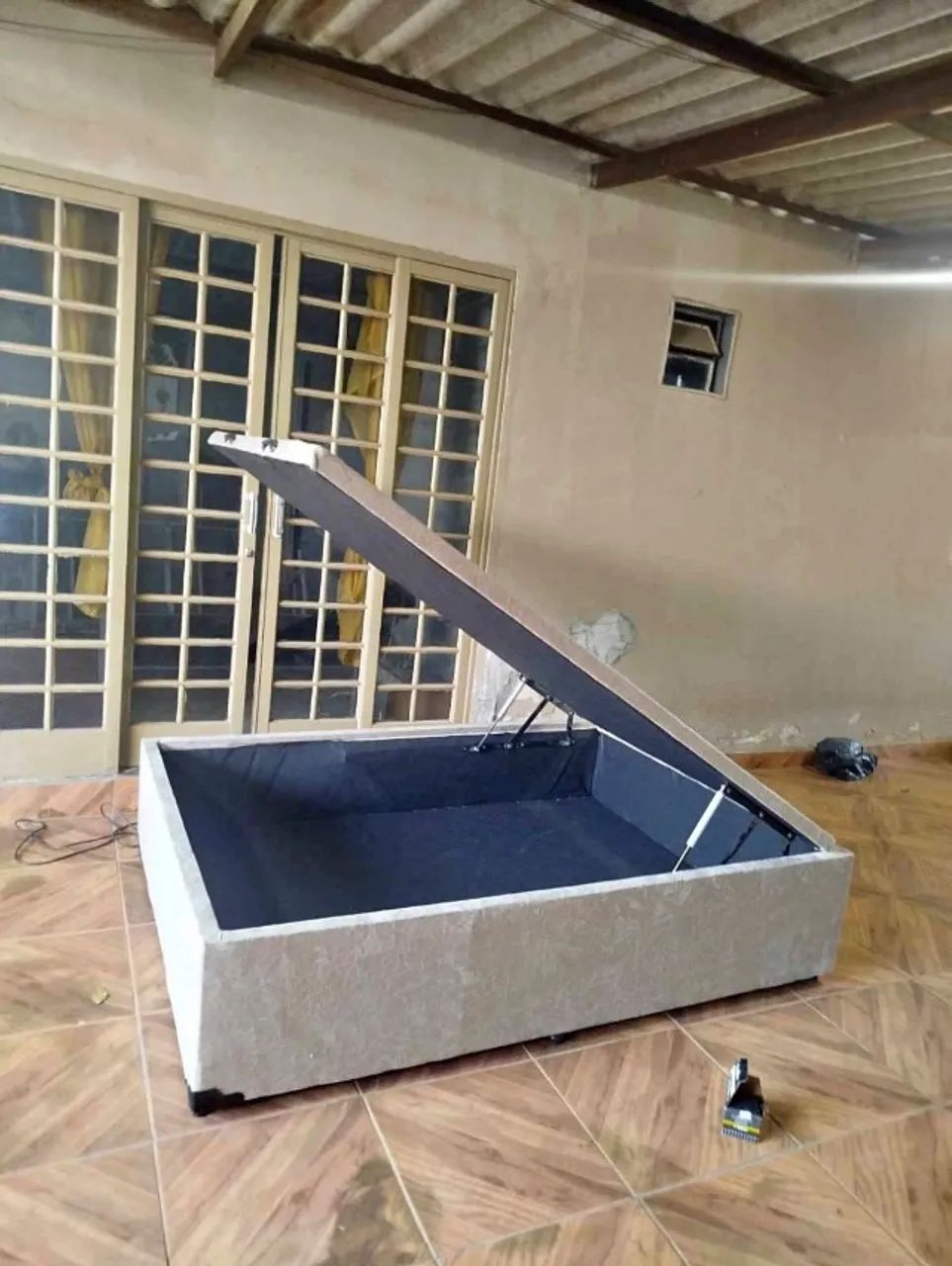 Cama Queen solteiro nova