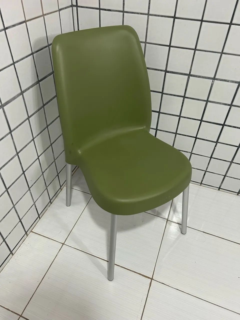 Cadeira Tramontina Verde 100$ - Foto 4