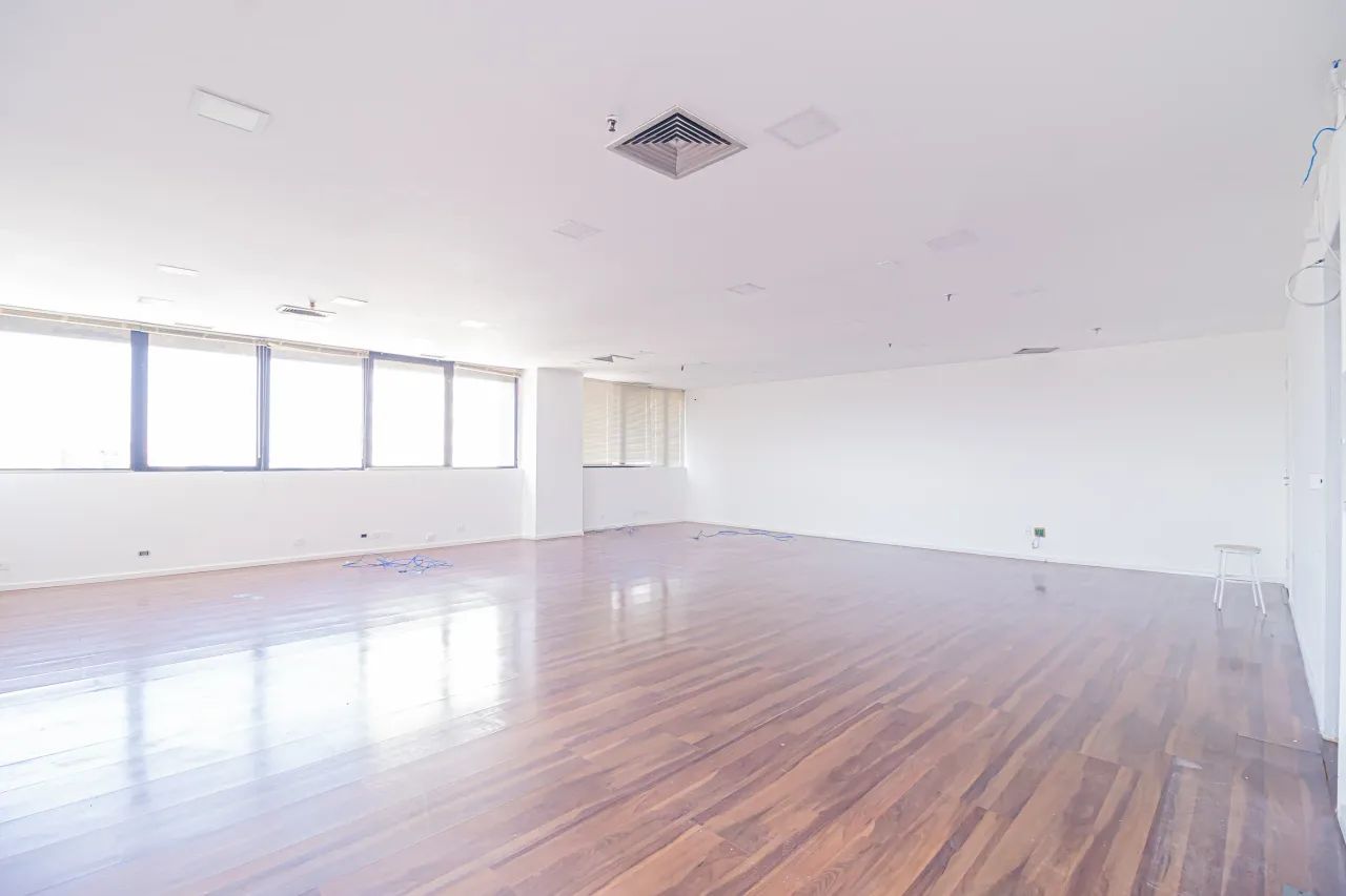 Sala Comercial a Venda em Santo Amaro  120m², 2 Banheiros e 2 Vagas - Foto 8