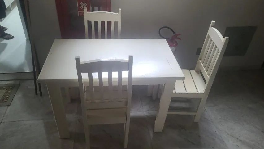 mesa de madeira 4 cadeiras  - Foto 3