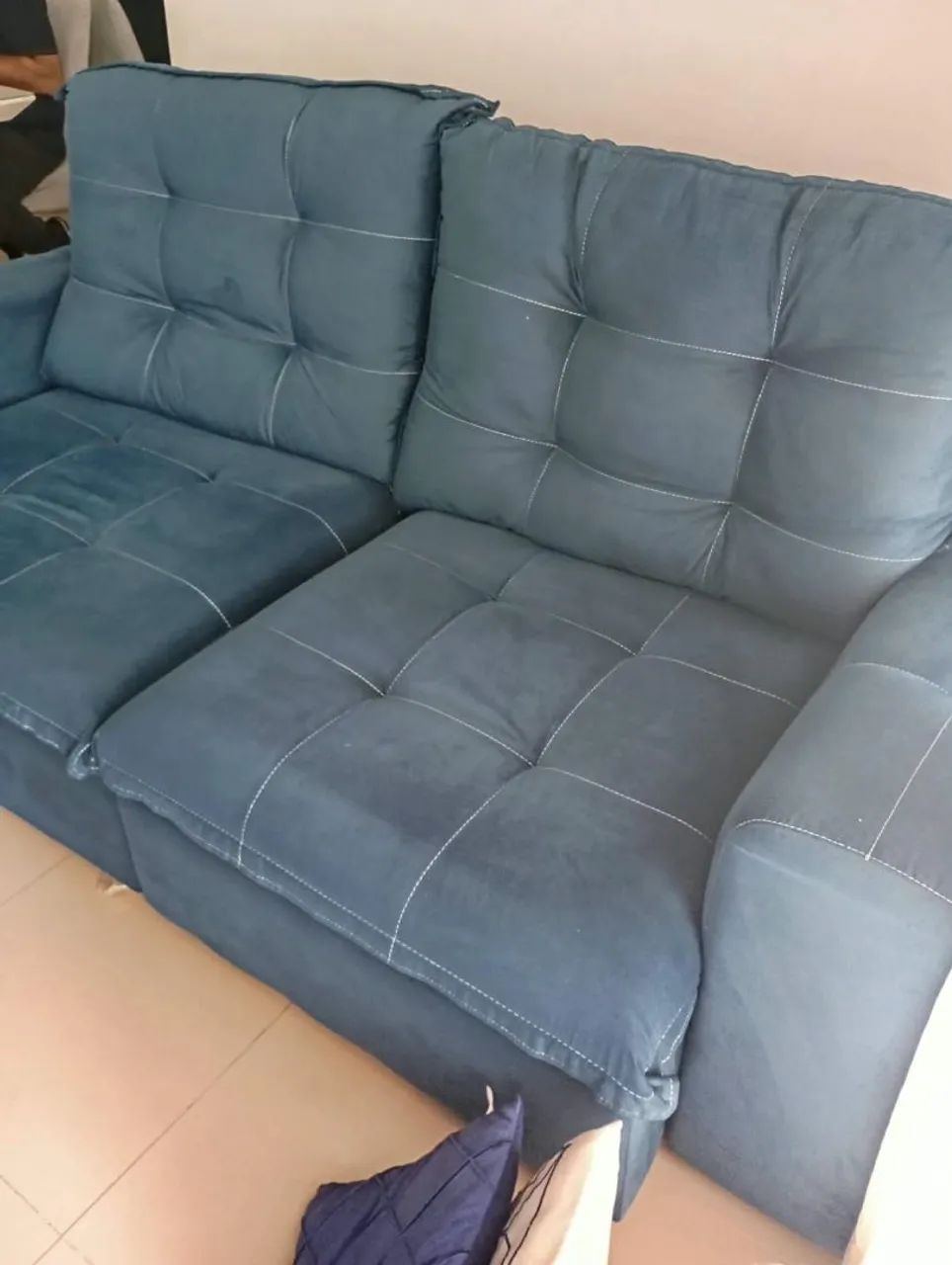 Sofá retrátil suede azul-marinho R$1.150,00 - Foto 3
