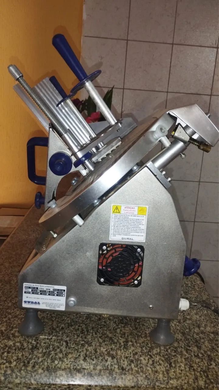Vendo máquina de corta frios - Foto 5
