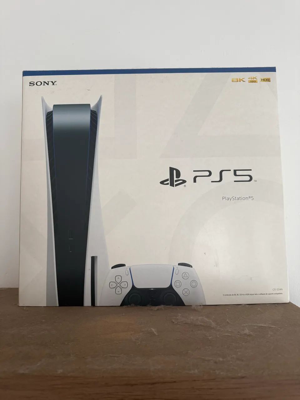 Ps5 com 1 jogo e 2 controles
