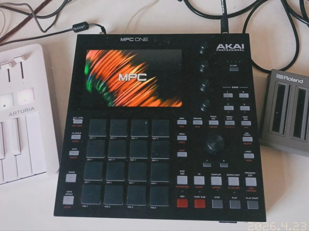 AKAI MPC ONE (na caixa) - Foto 5