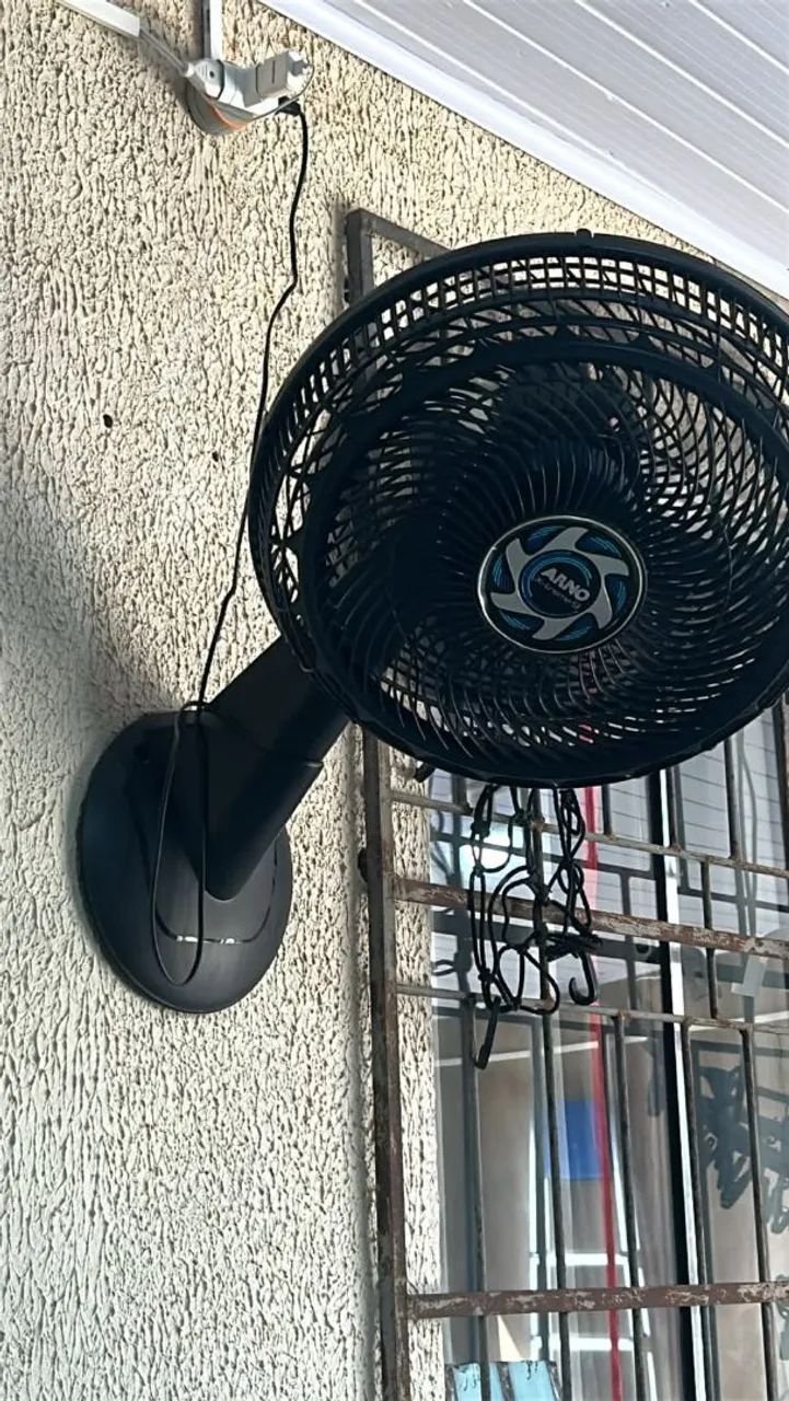 Ventilador de parece marca Arno