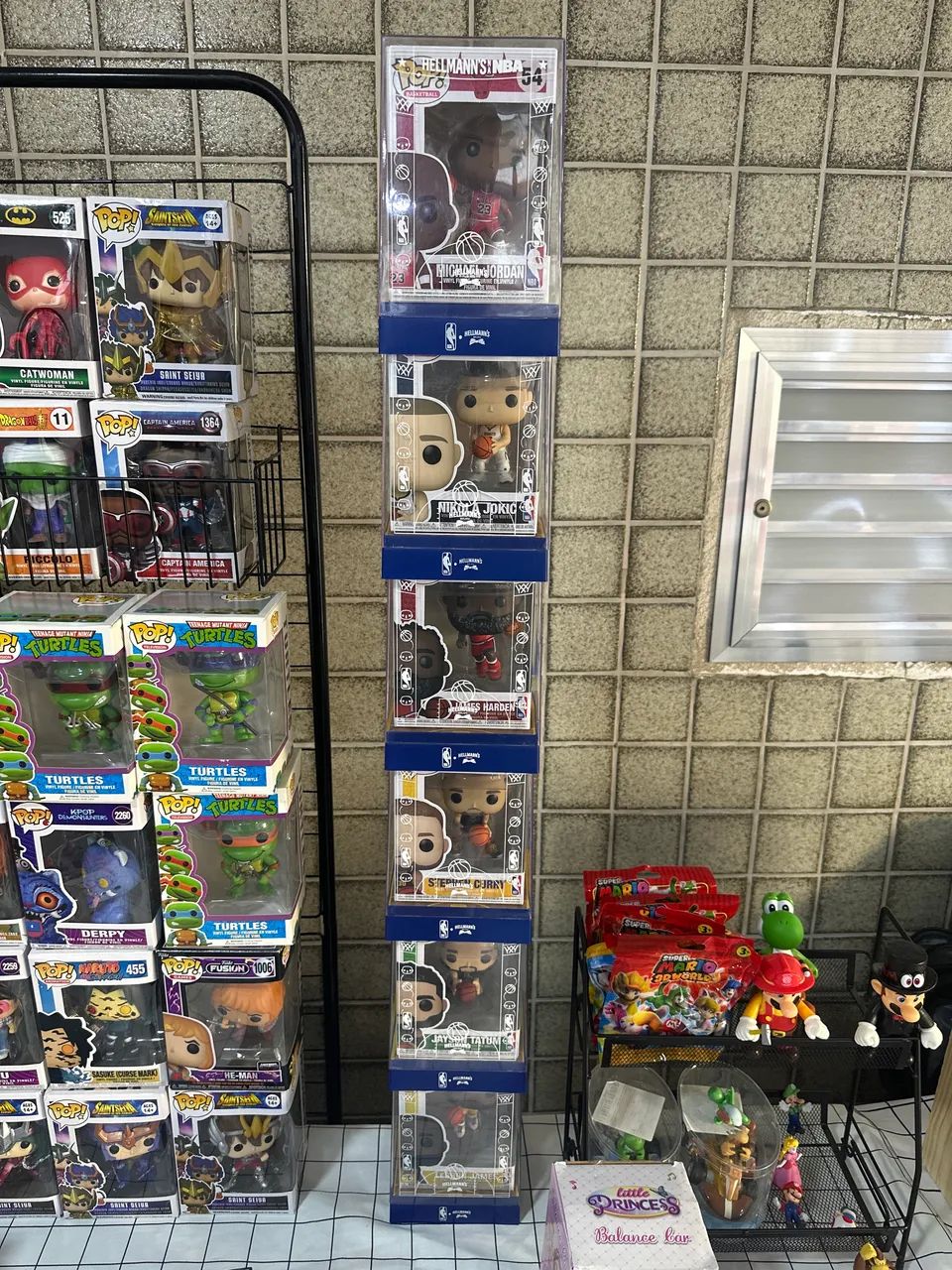 LOTE DE COLECIONÁVEIS: FUNKO POPS E ACTION FIGURES (DEMON SLAYER) - Foto 3