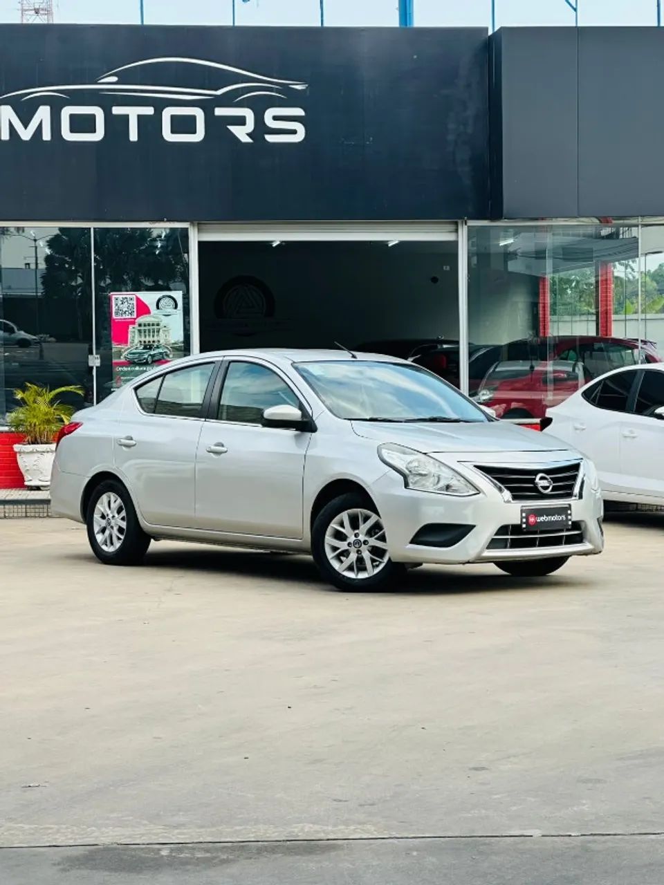 Nissan Versa SV 1.6 16V 2017