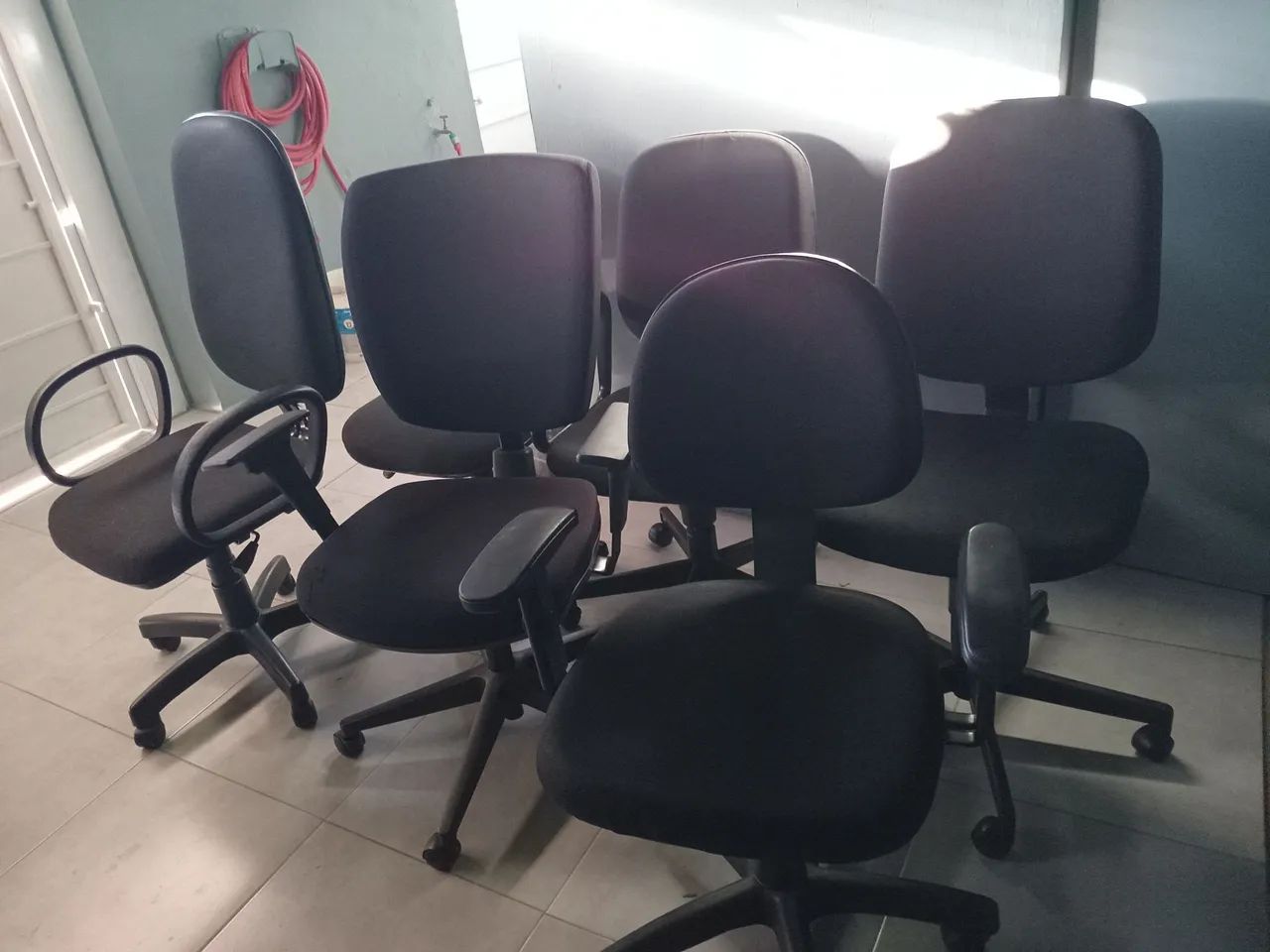 6 cadeiras  giratória  perfeitas  130. Cada - Foto 4