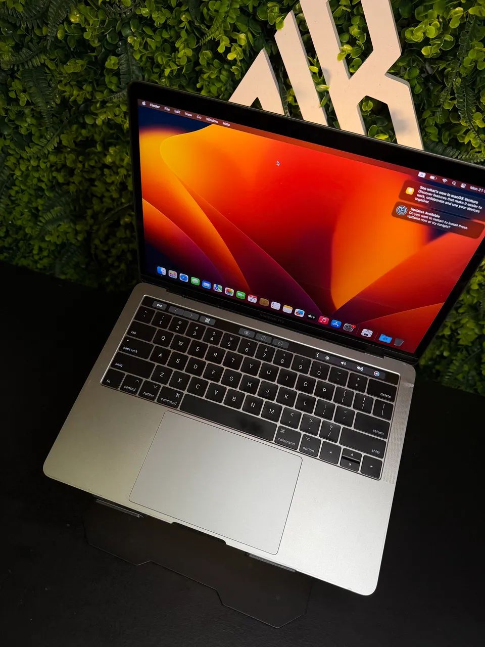 MACBOOK PRO 2017 A1706 I5 8GB 256GB SSD TOUCH BAR + CARREGADOR
