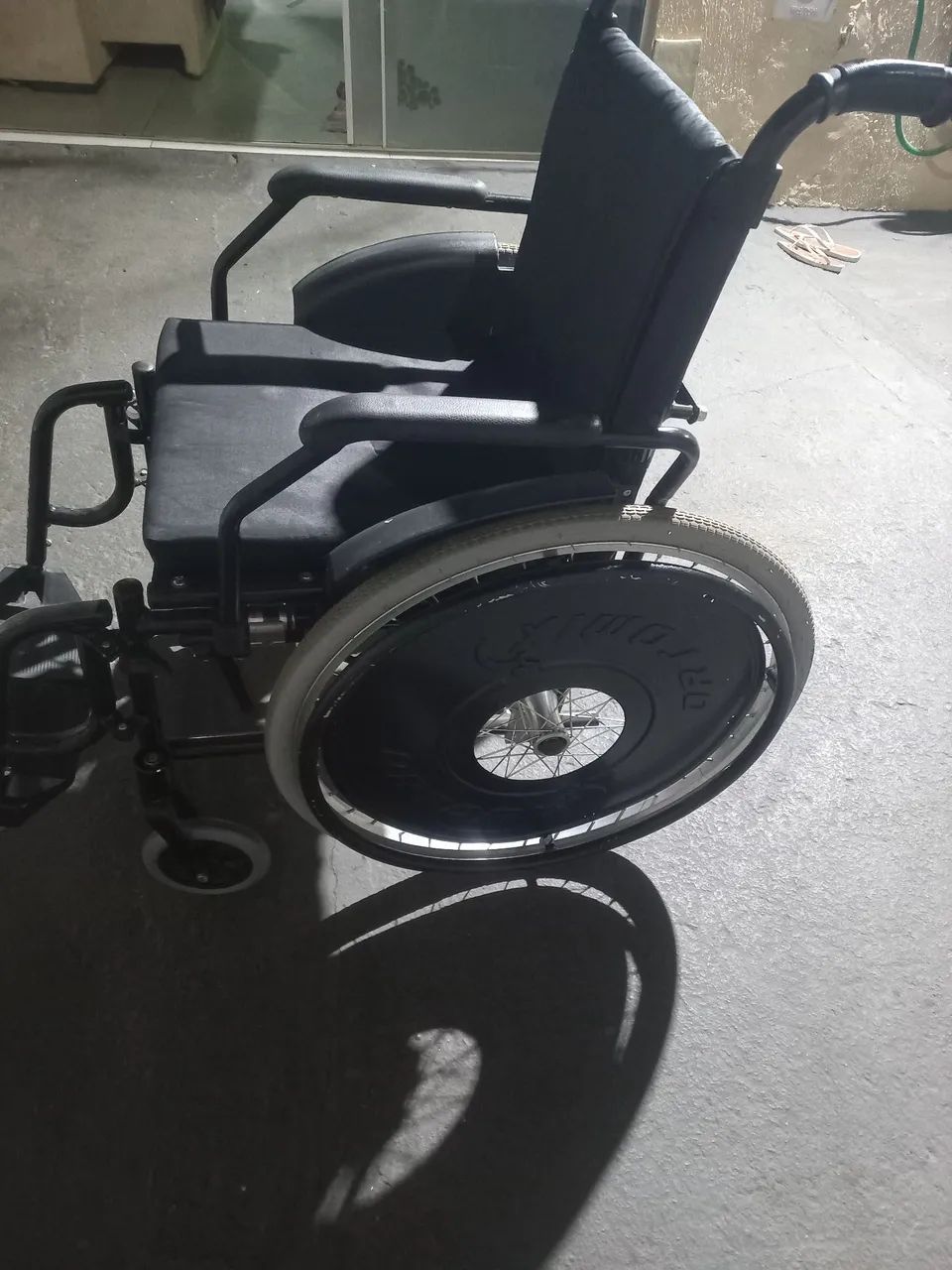 Cadeira de rodas da marca ortomix  - Foto 2