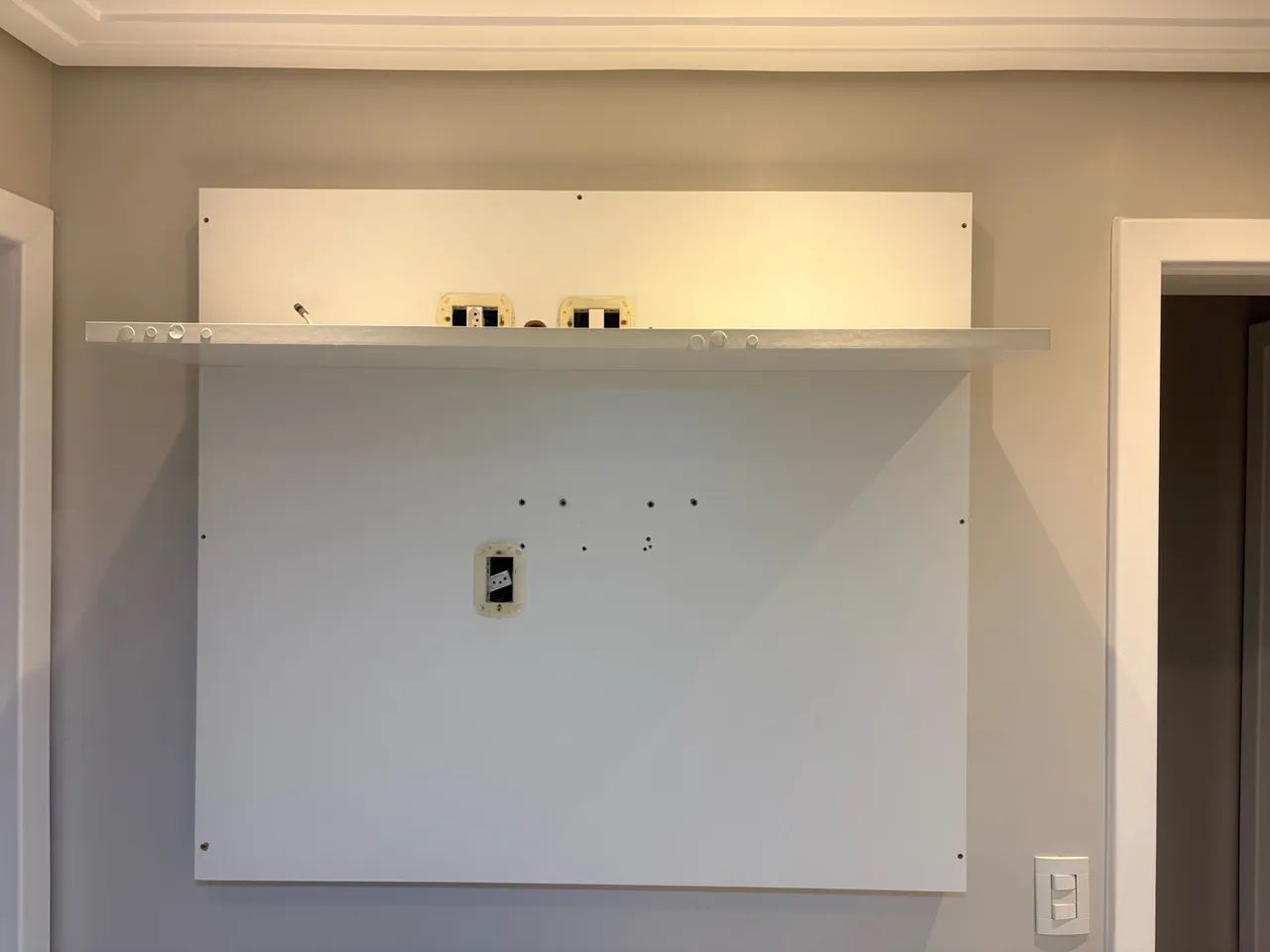 Vendo 2 painéis de TV parede Branco  - Foto 2