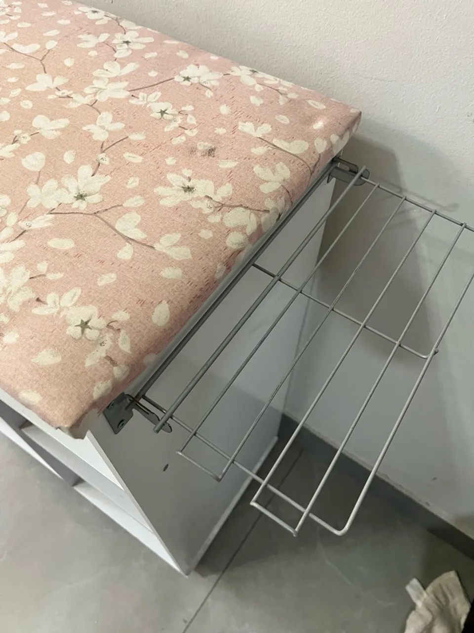 Armário com tábua de Passar Roupas - Foto 5