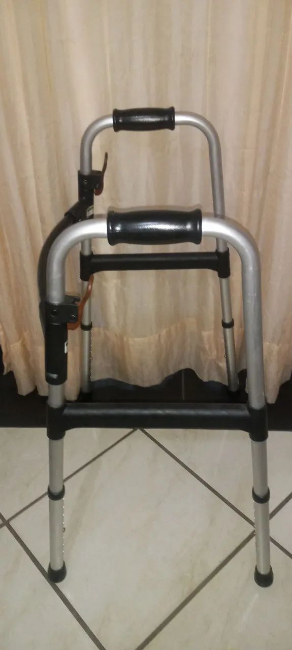 Vendo esse andador. - Foto 4
