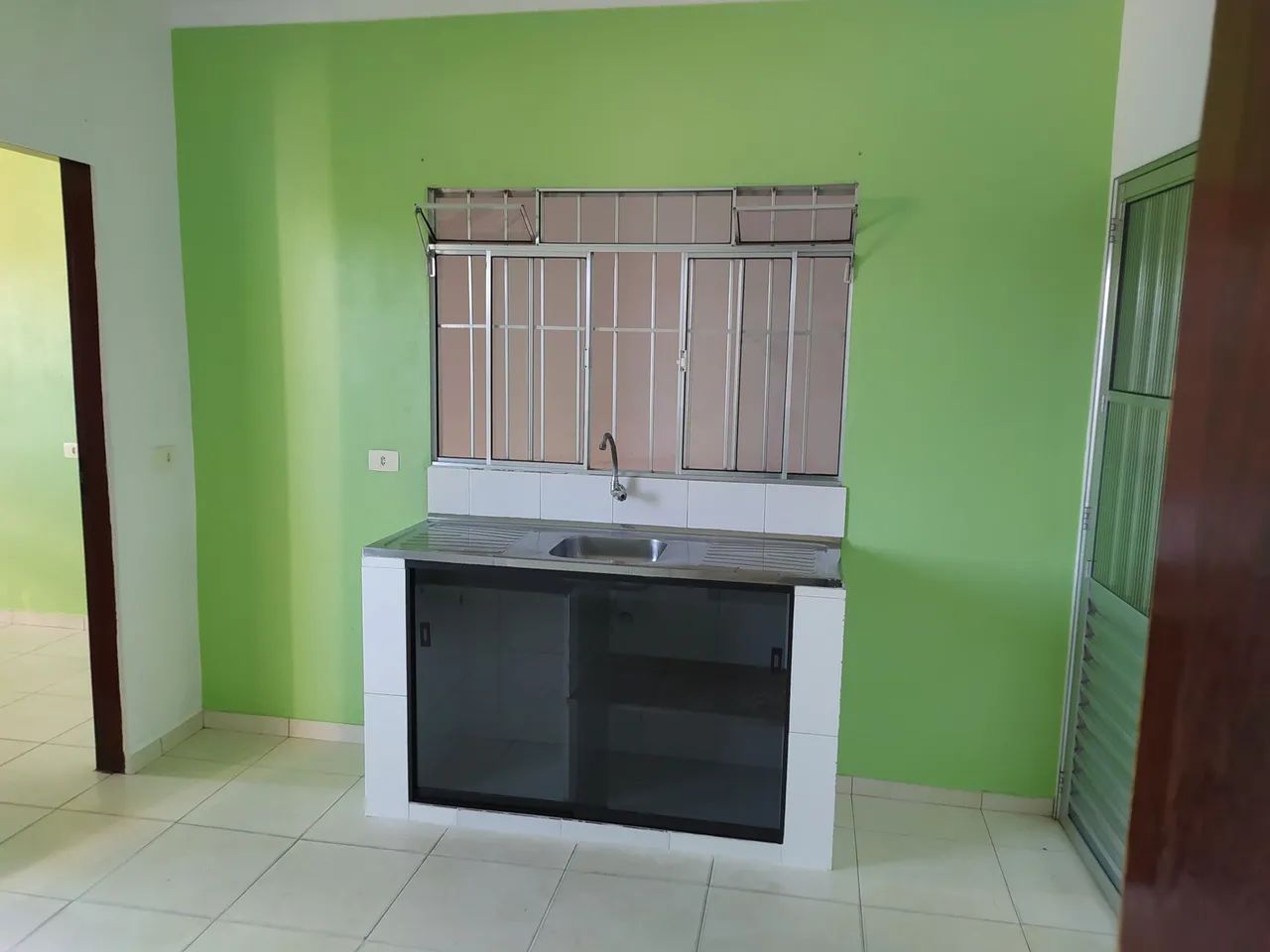 Casa de 2 cômodos água e luz incluso 