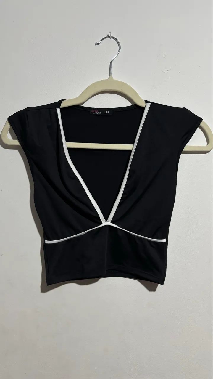 Cropped preto