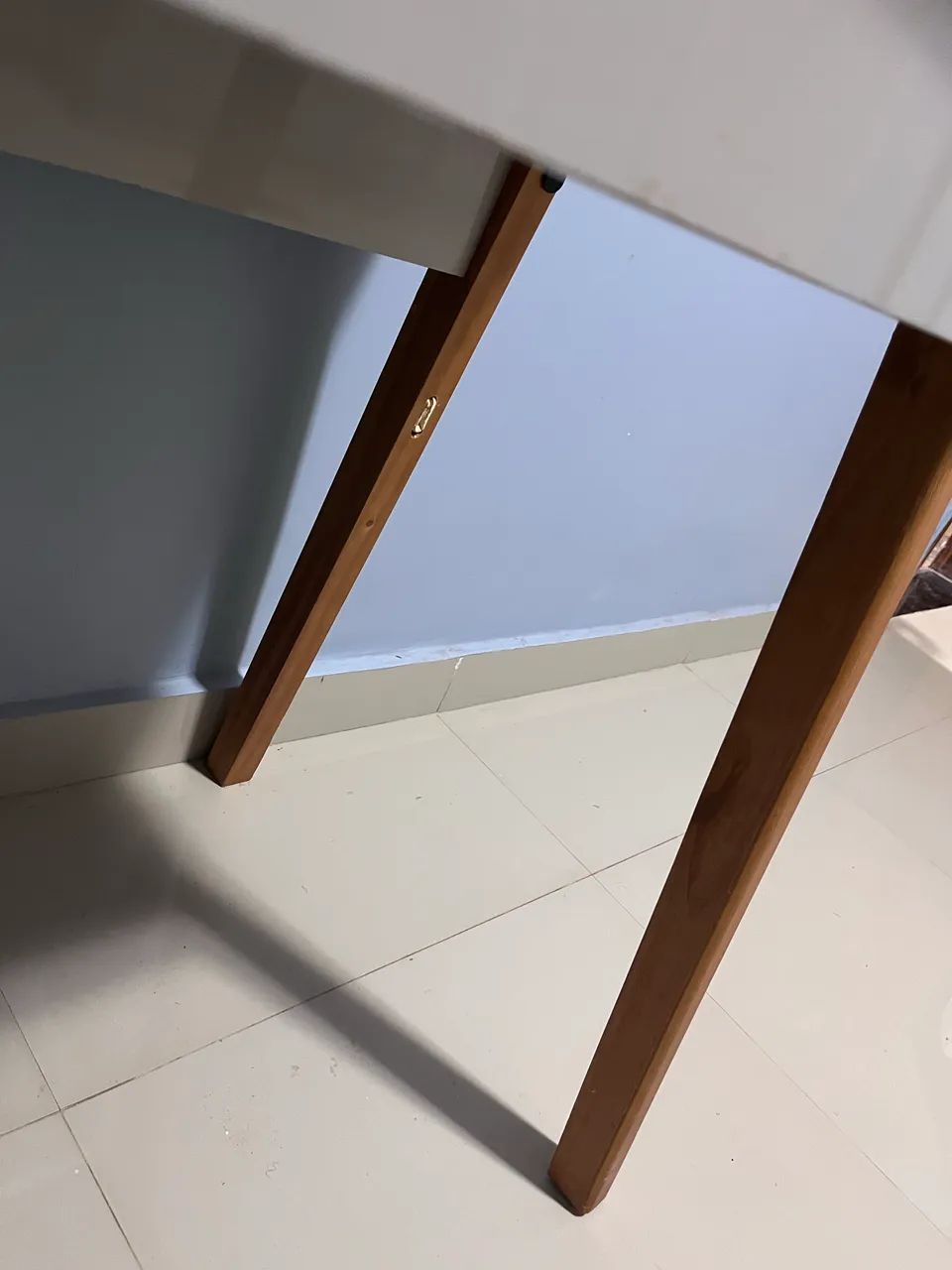 Mesa de estudo com gaveta - Foto 4