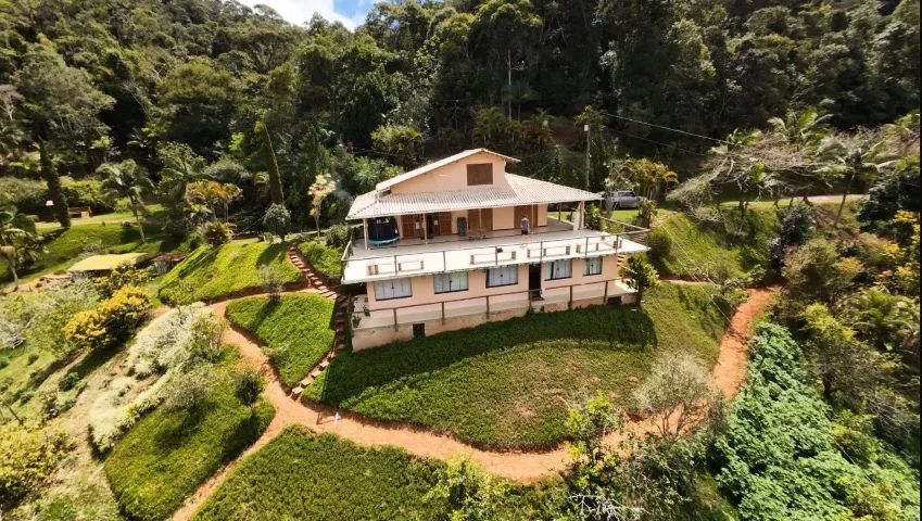 Sítio à venda 5,5ha | Nascente + lago + Casa + Pomar