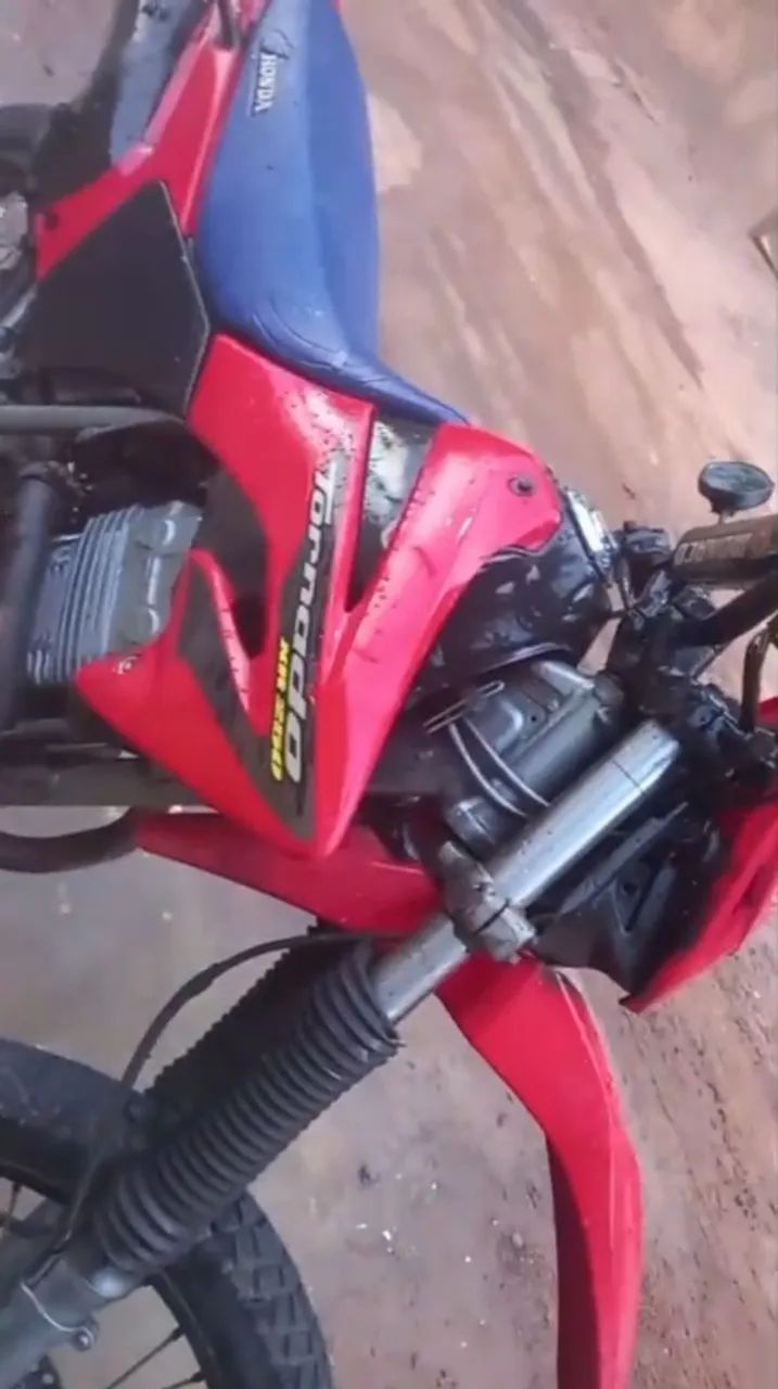 Moto Tornado 2003 