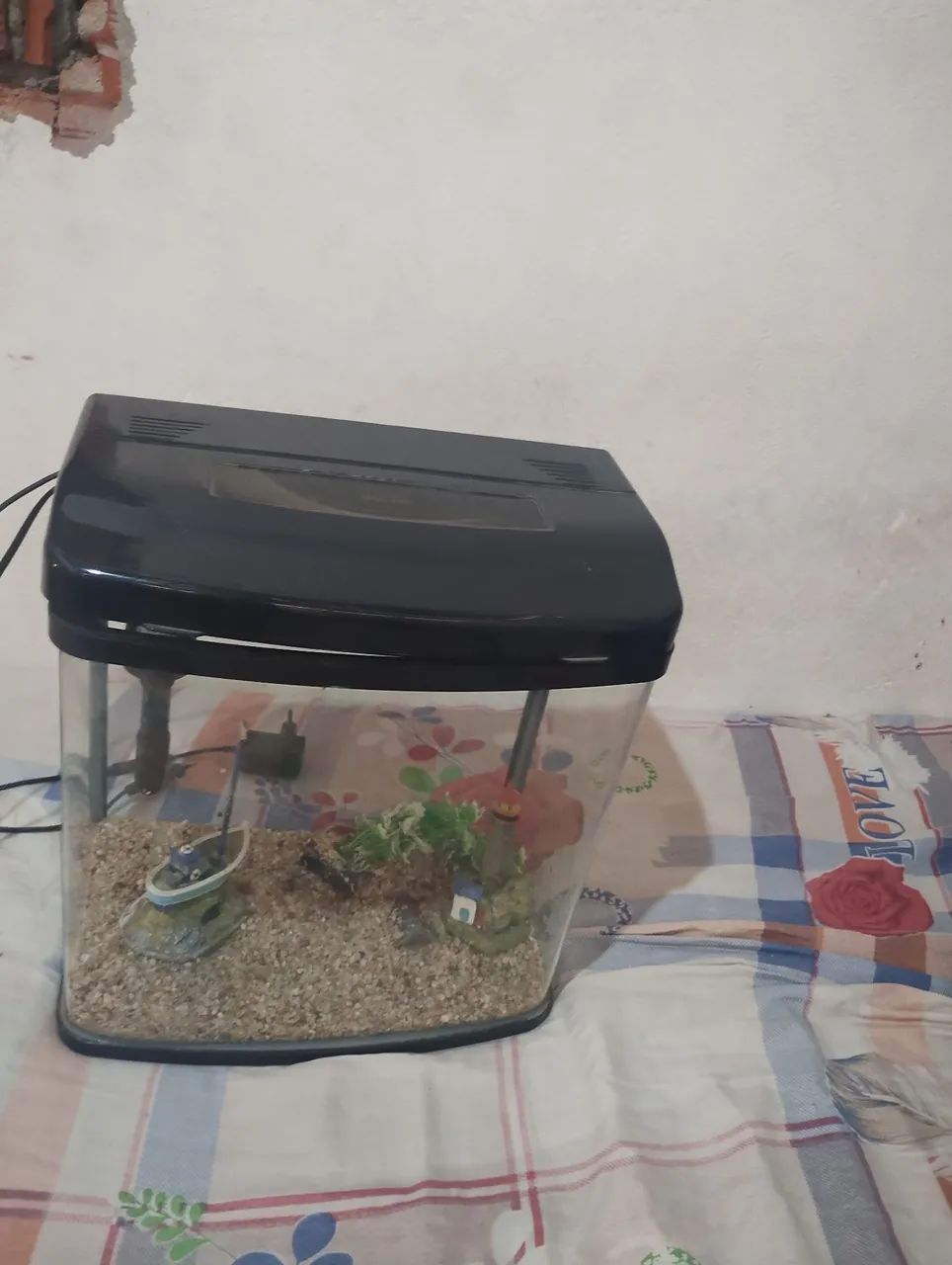 Aquário com bomba curvado  20 L com led - Foto 5