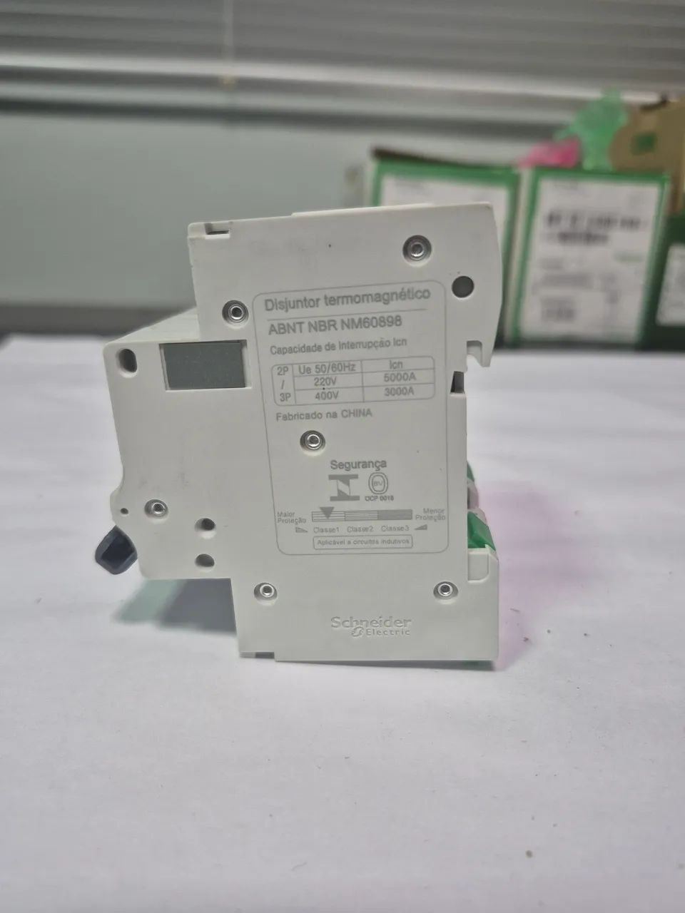Disjuntor tripolar EZ9F 33316 16 A SCHNEIDER  - Foto 3