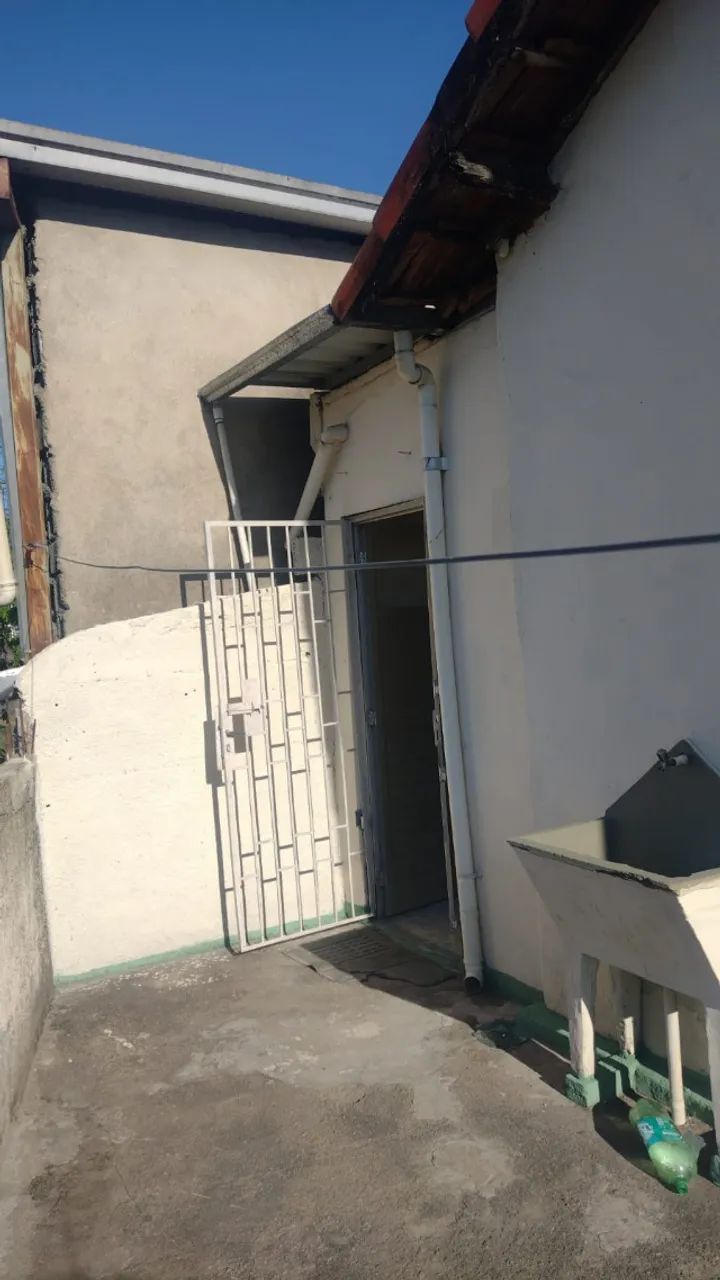 Casa com 2 quartos e quintal para alugar - Foto 3
