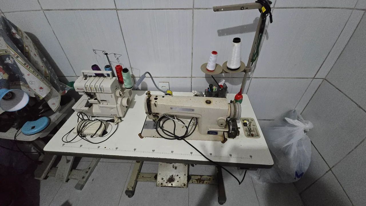 Máquina overlock e máquina industrial