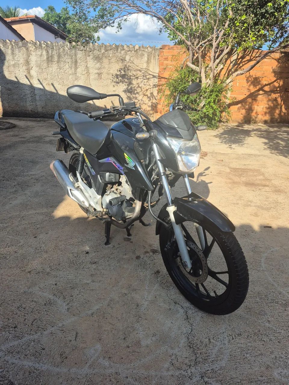 Titan 160 